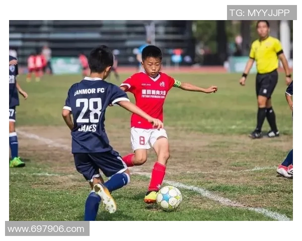 赛后分析:深圳足球队与西安足球队的比赛节奏与战术对比探讨 赛后分析:深圳足球队与西安足球队的比赛节奏与战术对比探讨