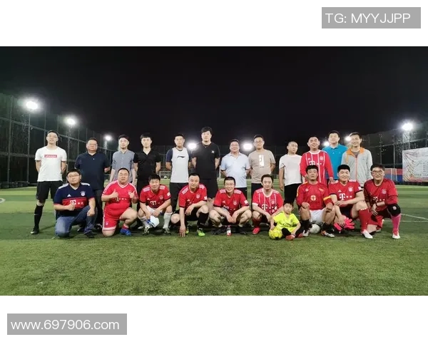 赛后分析：西安足球队与南京足球队的团队协作表现及其影响因素探讨