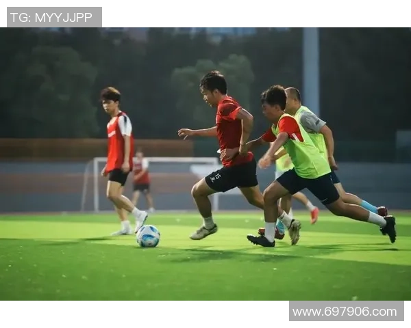 重庆足球队选拔赛表现分析与实力评估全面解读