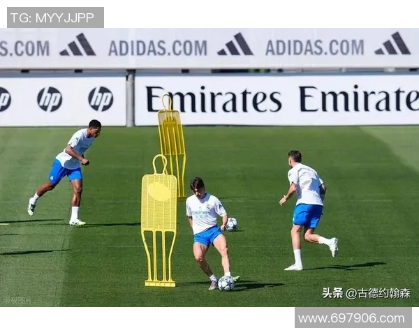 不屈不挠的足球传奇如何在逆境中重生与辉煌 不屈不挠的足球传奇如何在逆境中重生与辉煌